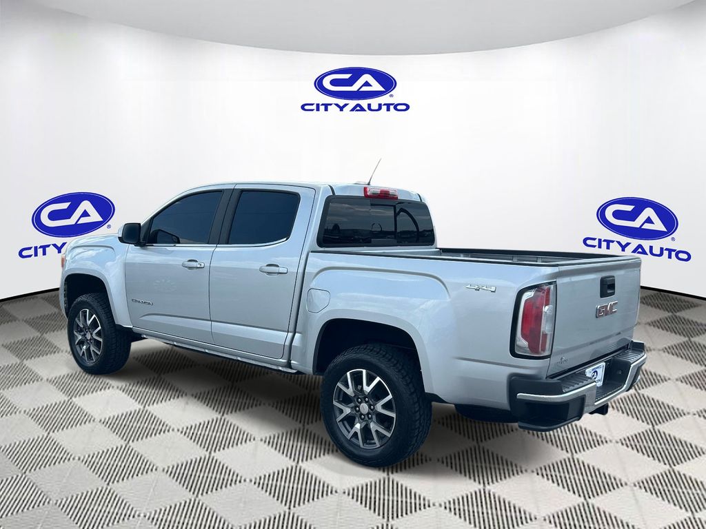 Vehicle photo 5