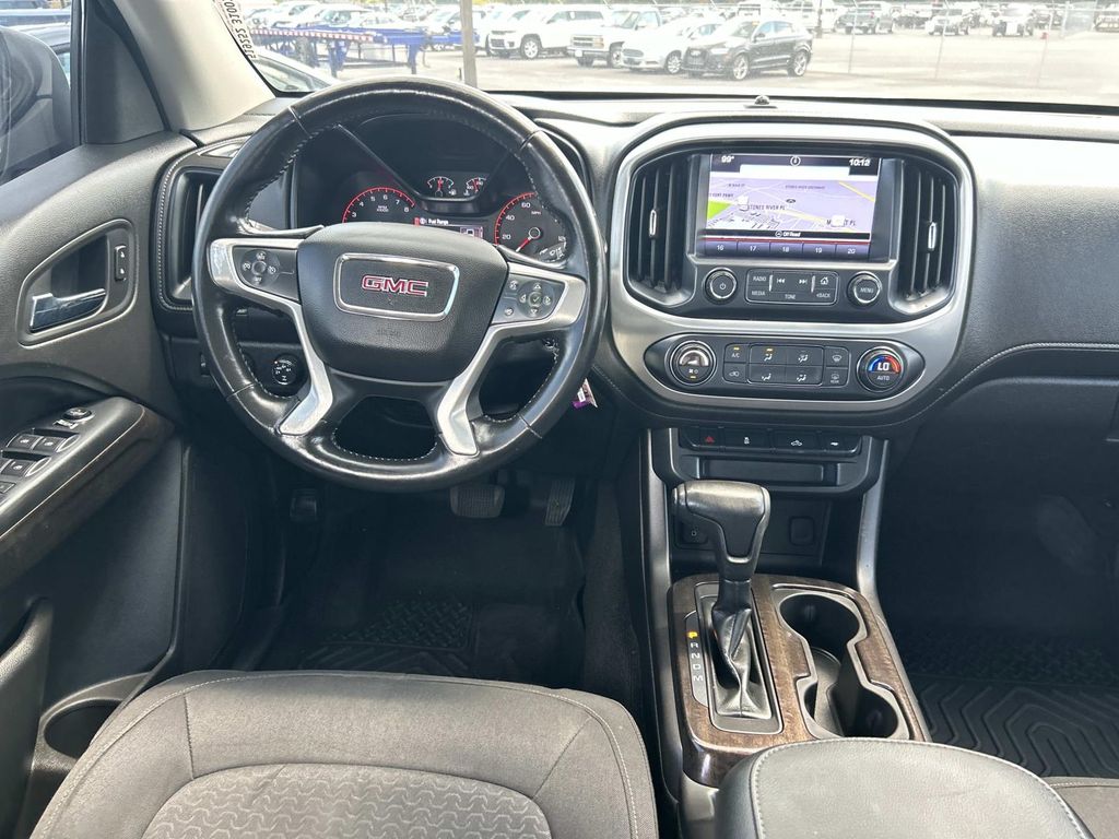 Vehicle photo 20