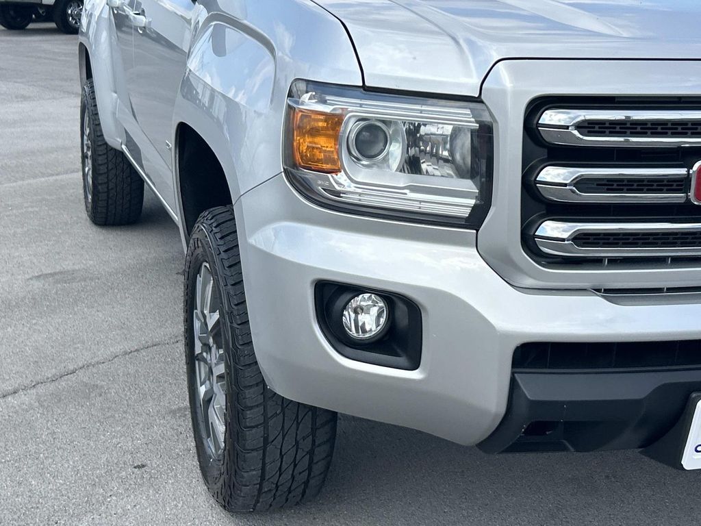 Vehicle photo 11