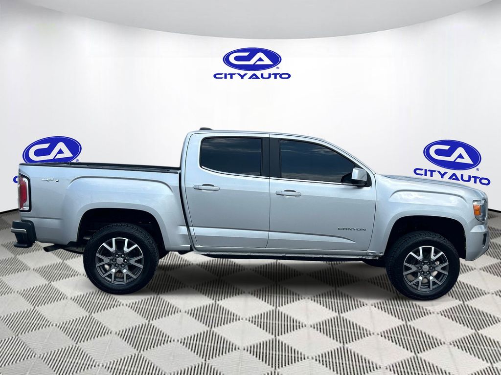 Vehicle photo 2