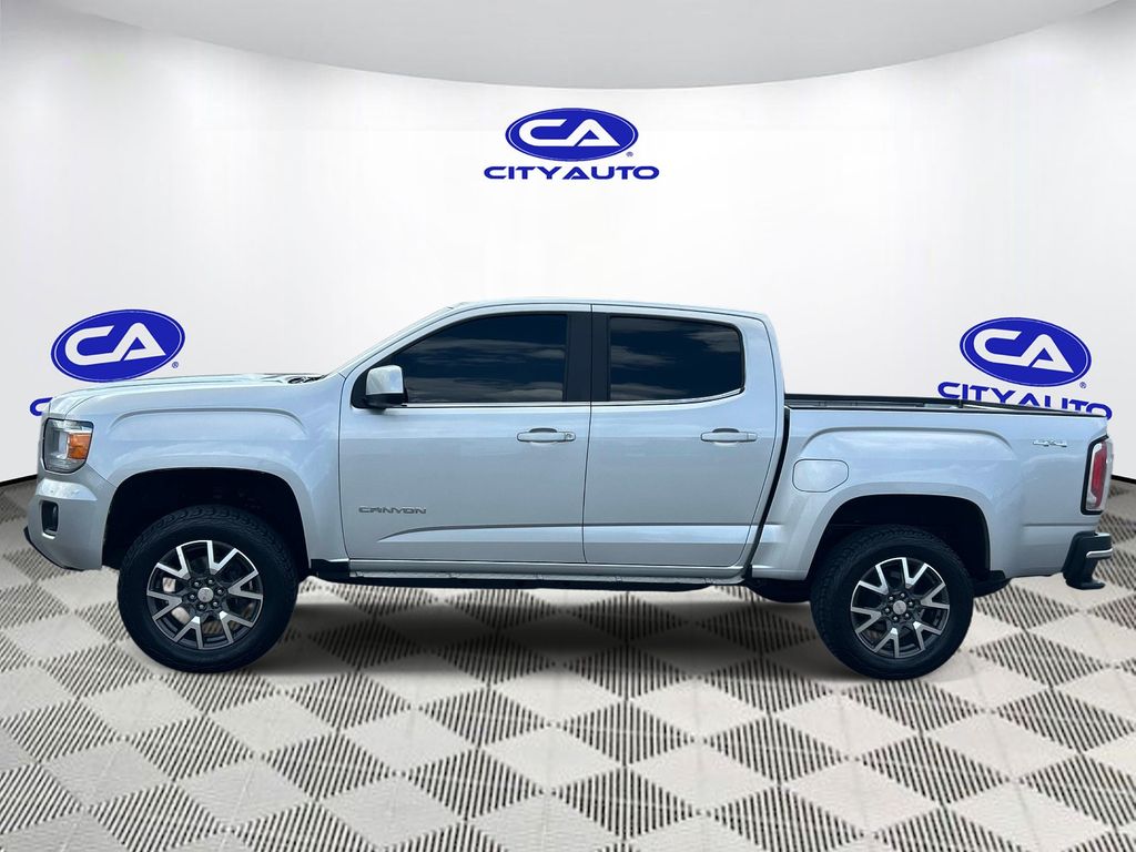 Vehicle photo 7