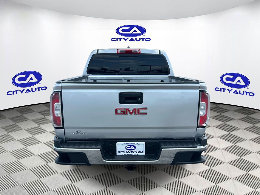 Vehicle photo 4