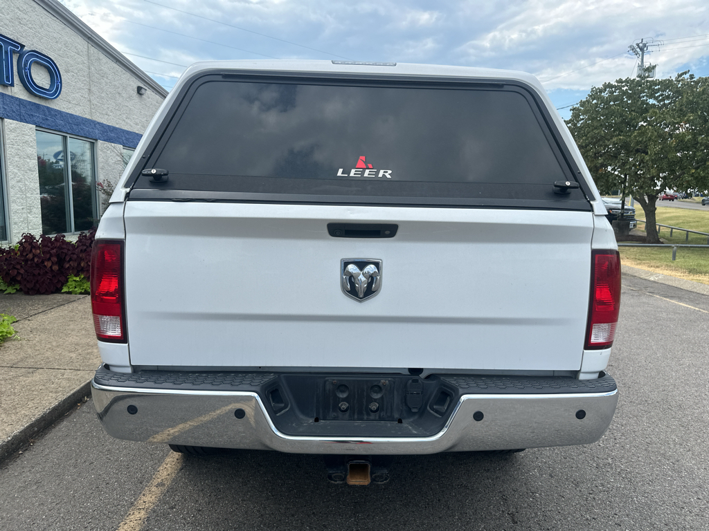 Vehicle photo 5