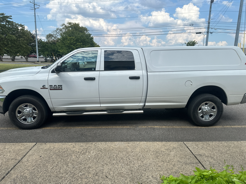Vehicle photo 7