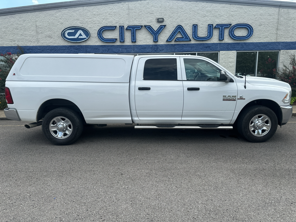 Vehicle photo 3