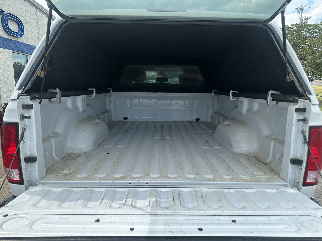 Vehicle photo 14