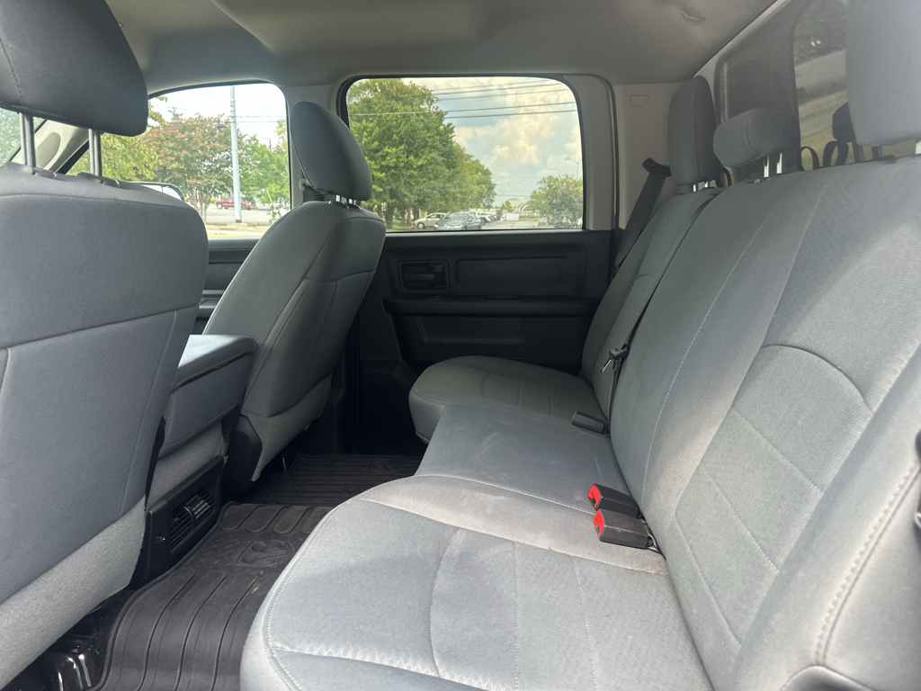 Vehicle photo 15