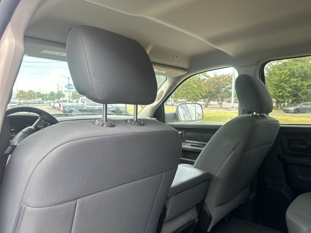 Vehicle photo 16