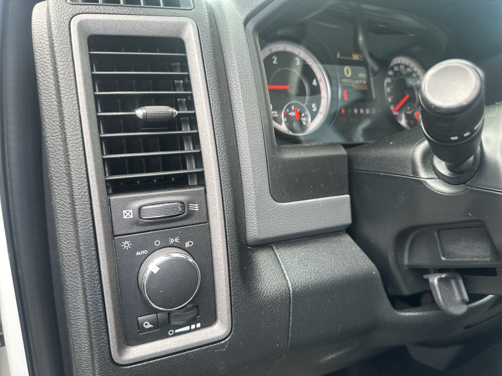 Vehicle photo 20
