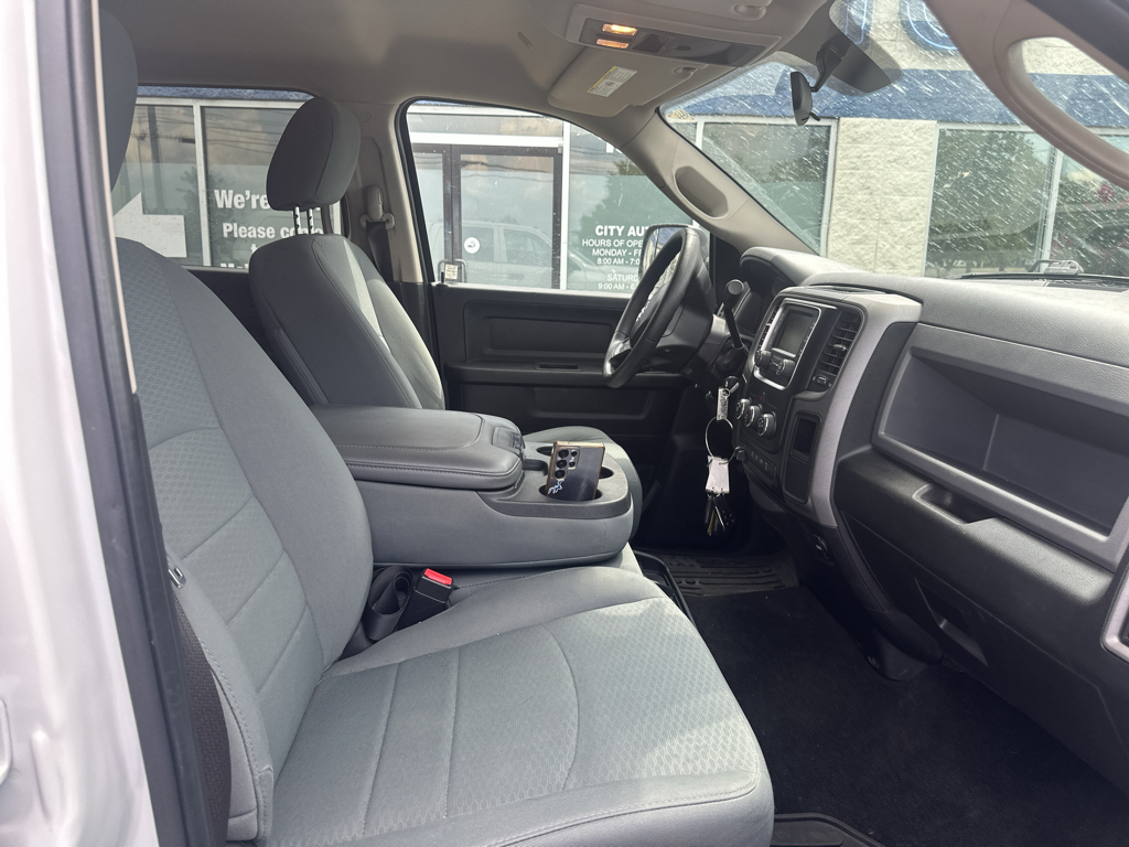 Vehicle photo 10