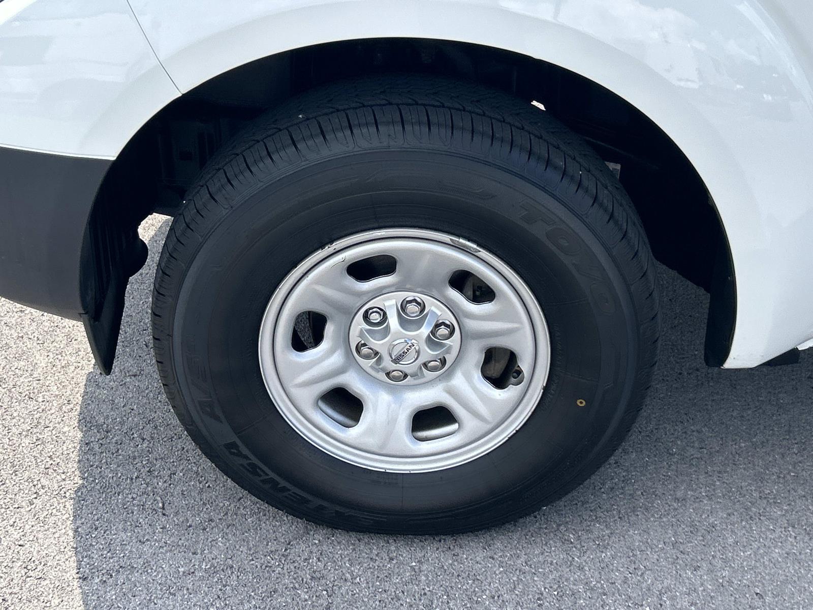 Vehicle photo 17