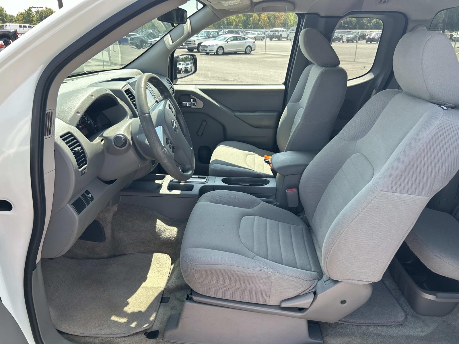 Vehicle photo 25