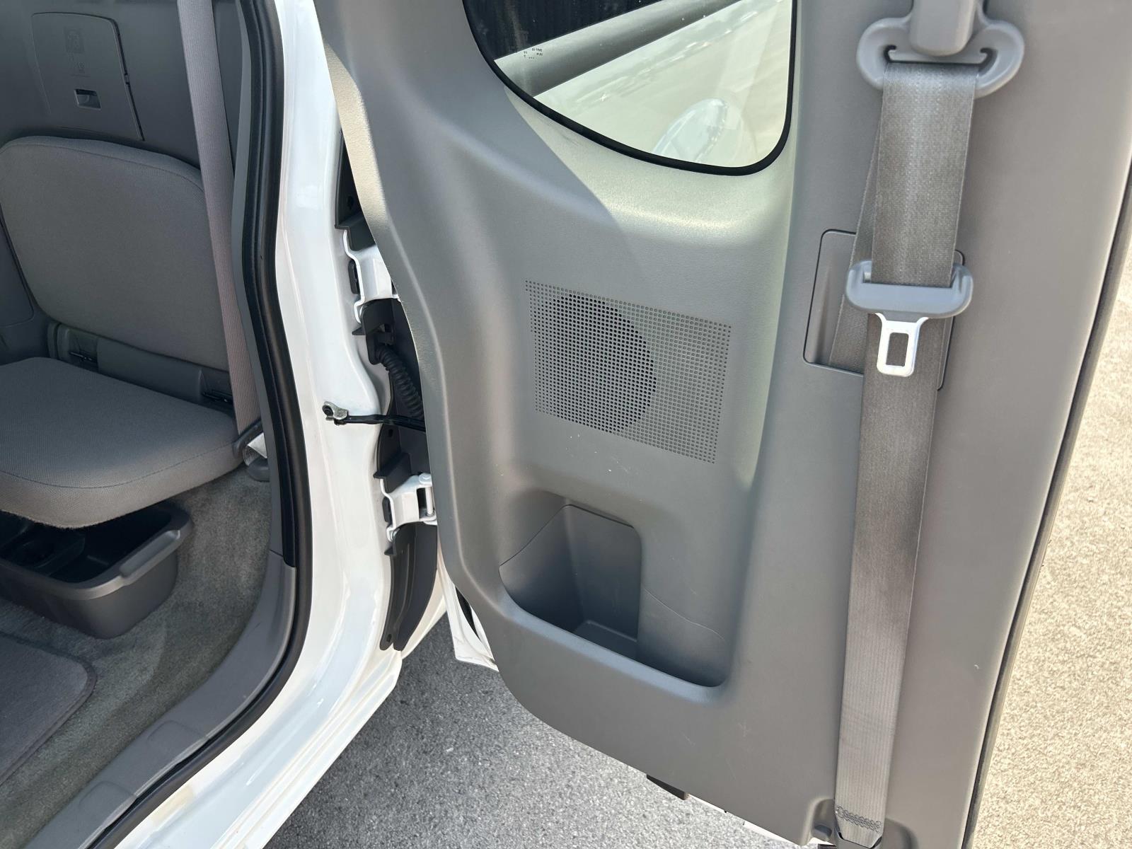Vehicle photo 23