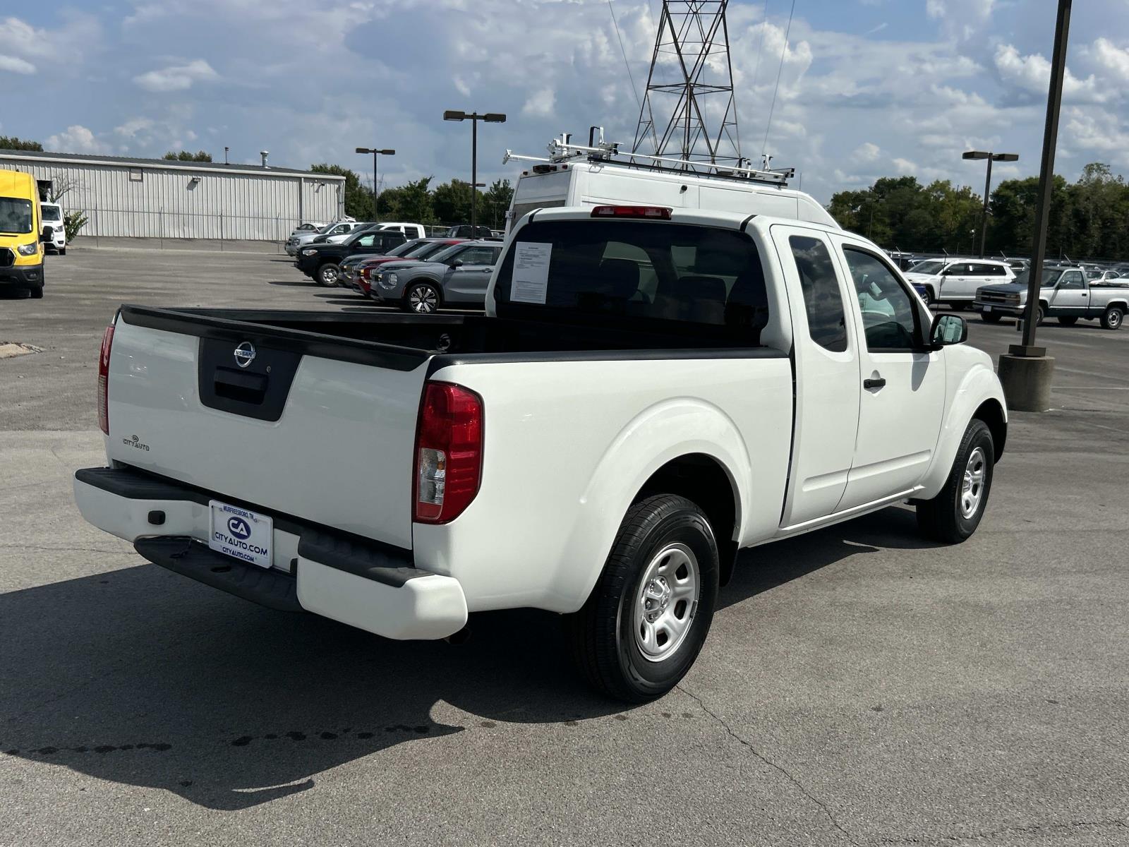 Vehicle photo 3