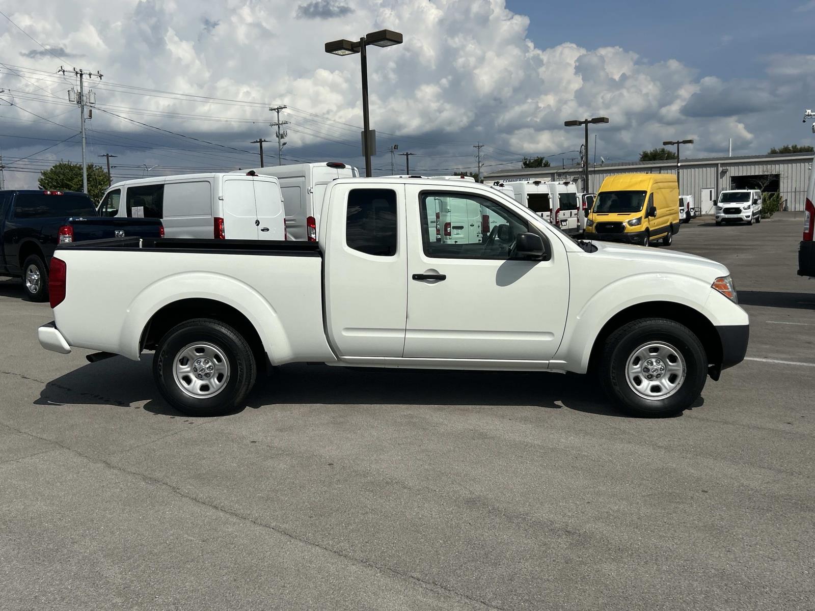 Vehicle photo 2