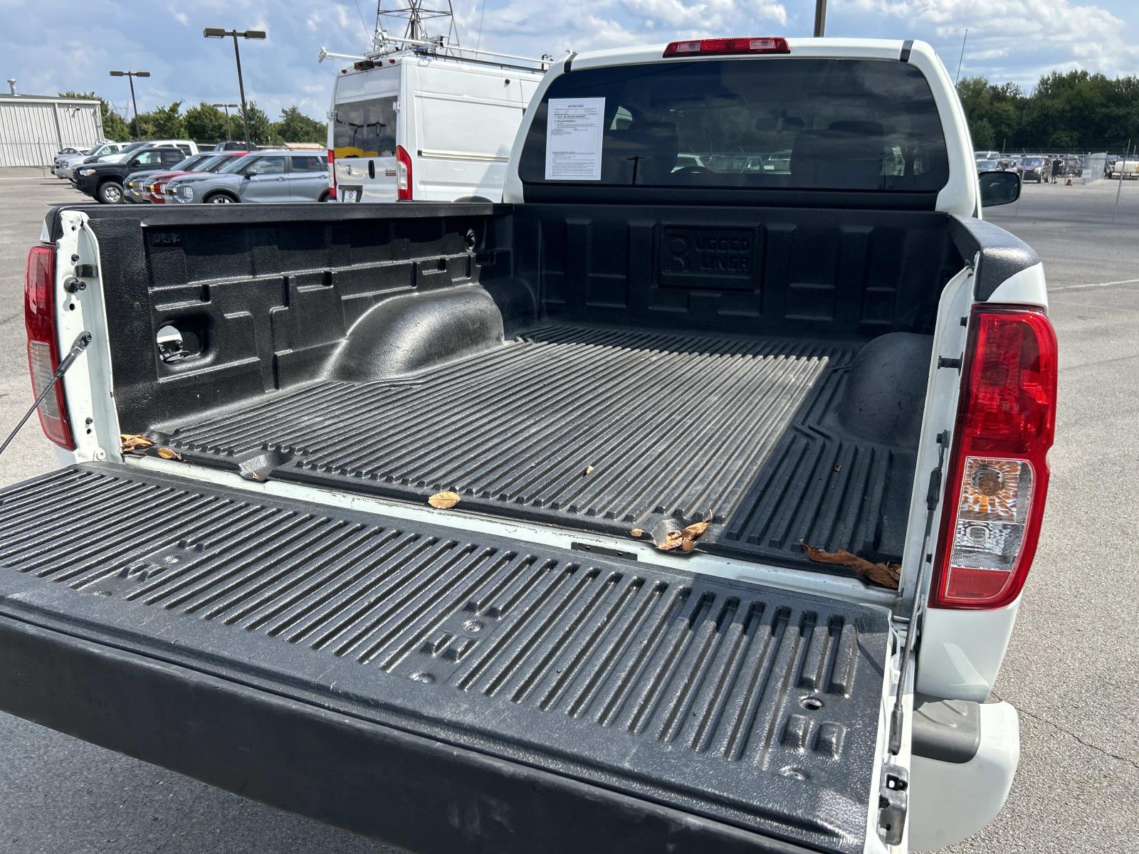 Vehicle photo 16