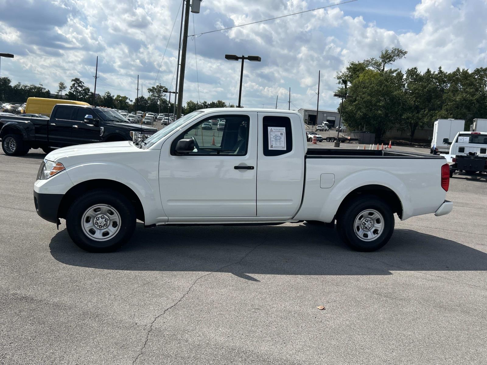 Vehicle photo 7