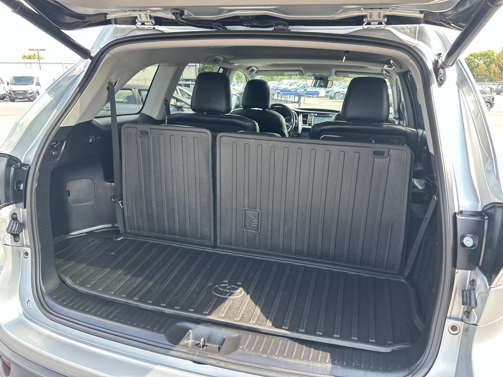 Used 2019 Toyota Highlander SUV