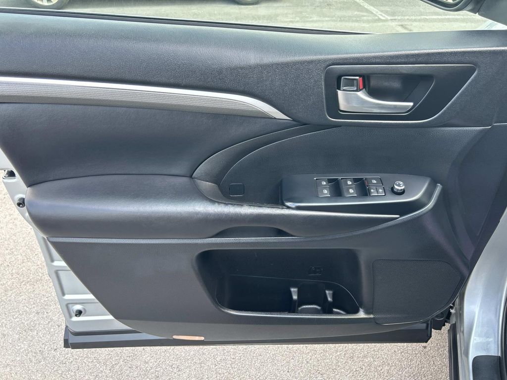 Used 2019 Toyota Highlander SUV