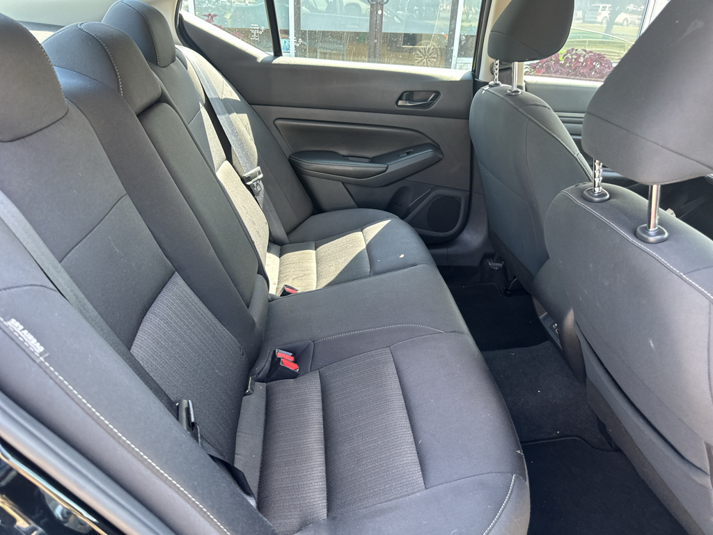 Vehicle photo 13