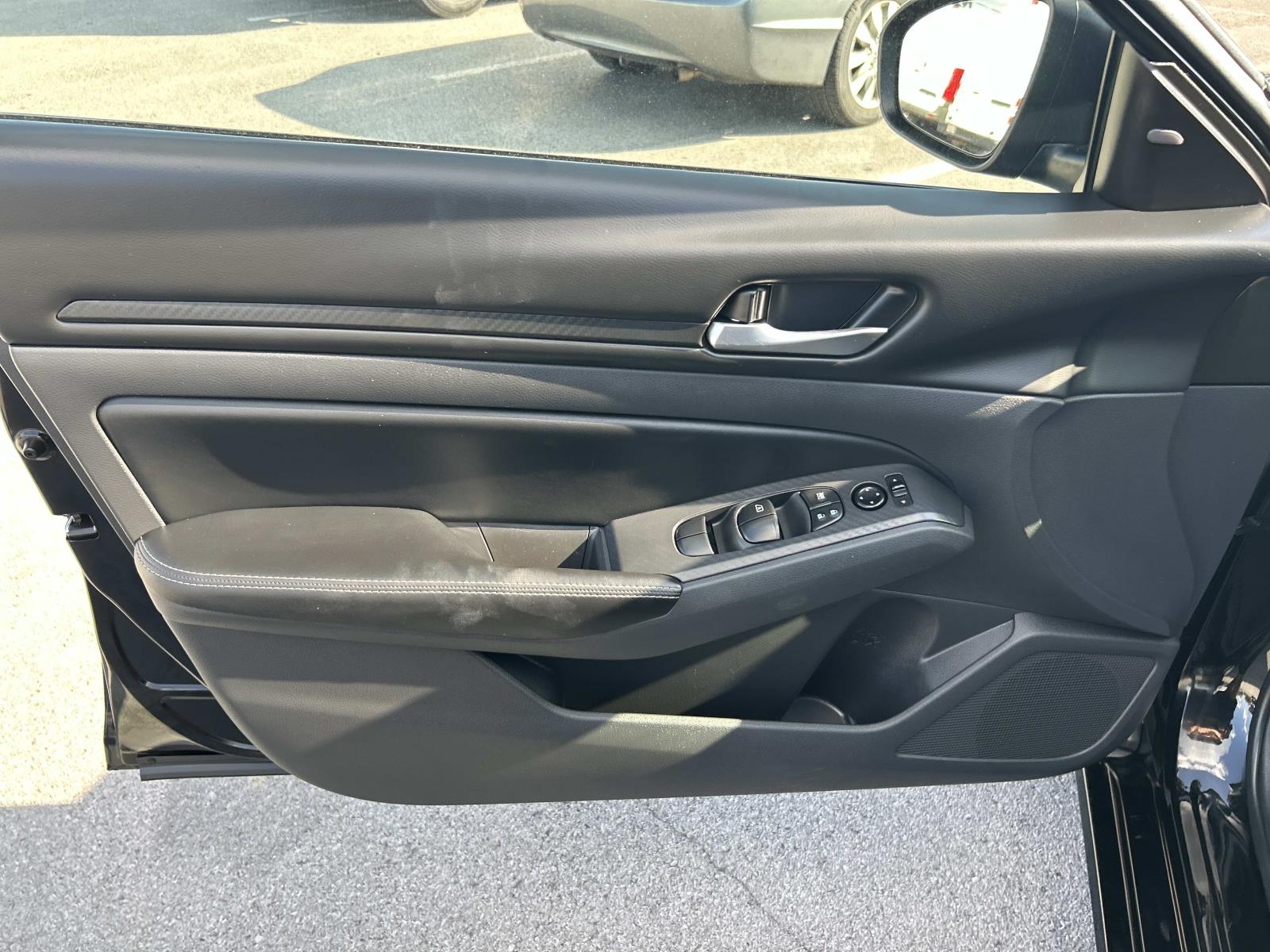 Used 2025 Nissan Altima Sedan