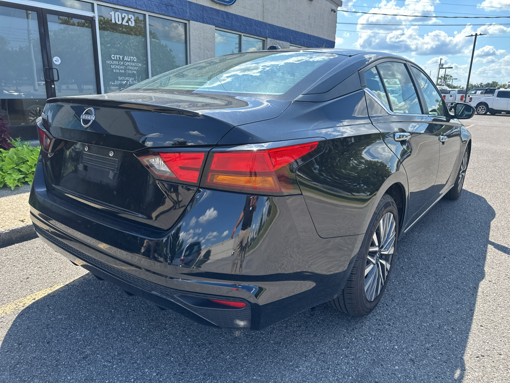 Vehicle photo 4