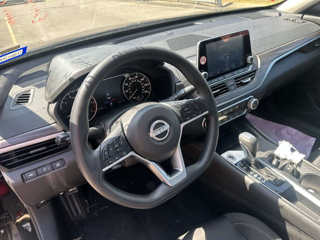 Vehicle photo 18
