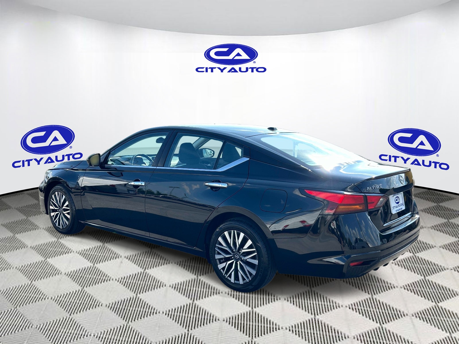 Used 2025 Nissan Altima Sedan