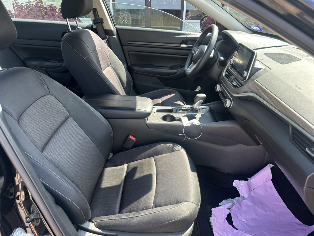 Vehicle photo 10