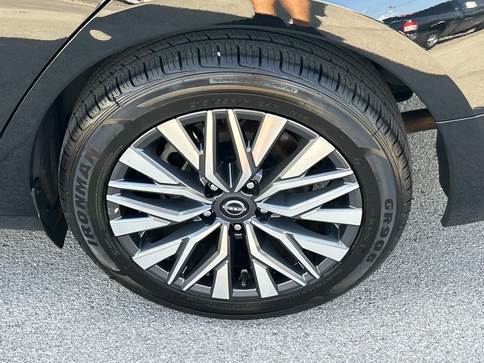 Used 2025 Nissan Altima Sedan