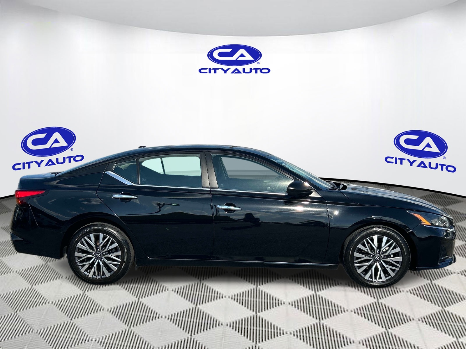 Used 2025 Nissan Altima Sedan