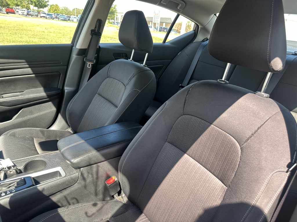 Vehicle photo 19