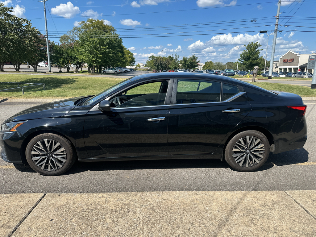 Vehicle photo 7
