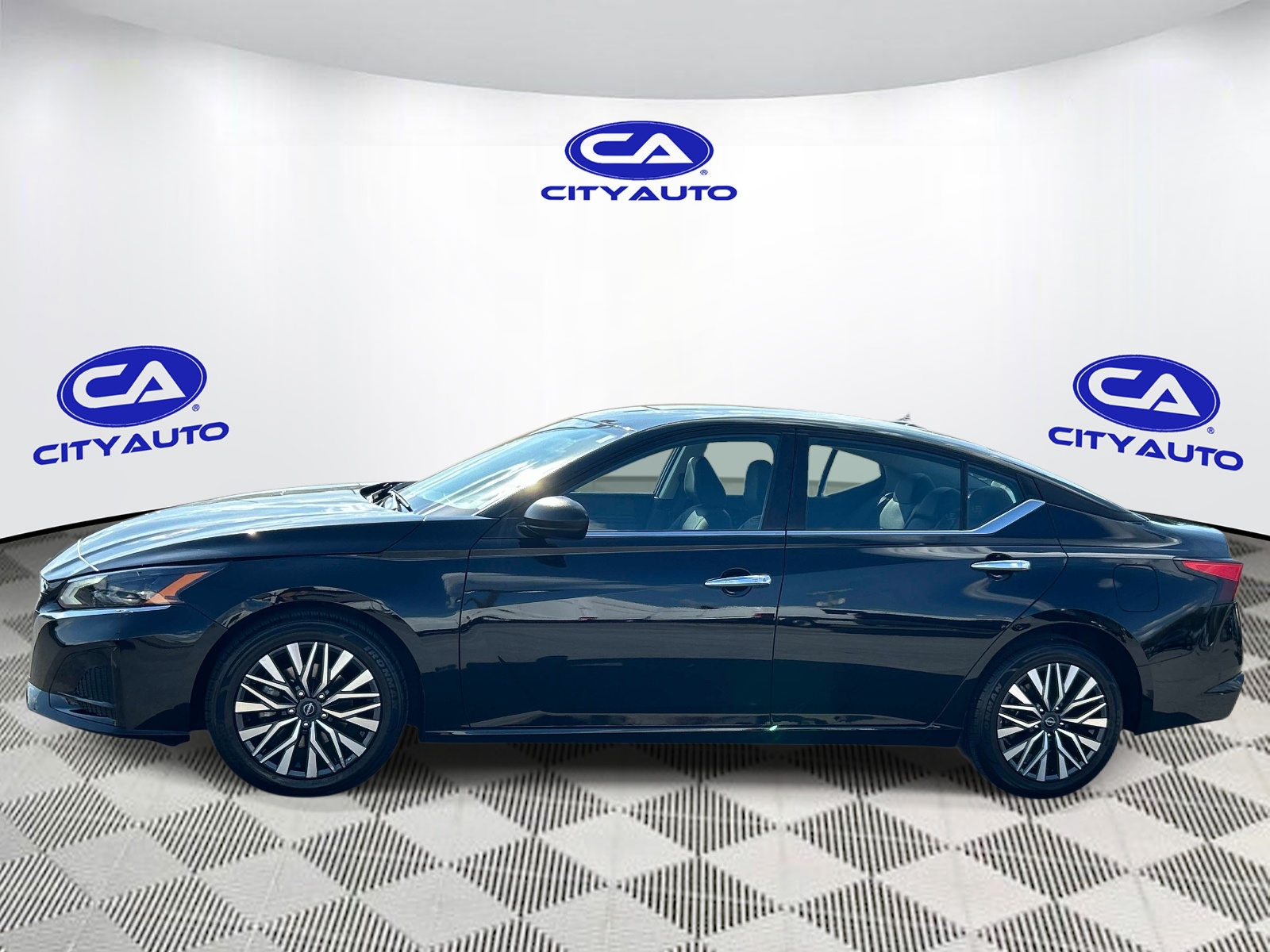 Used 2025 Nissan Altima Sedan