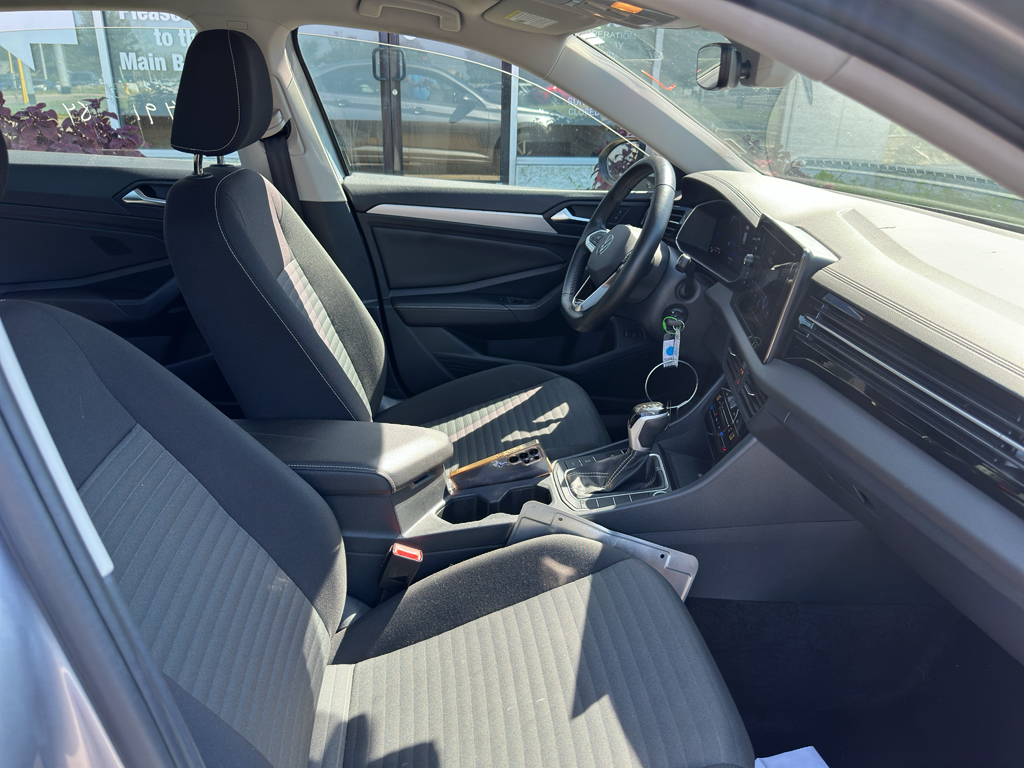Used 2025 Volkswagen Jetta Sedan
