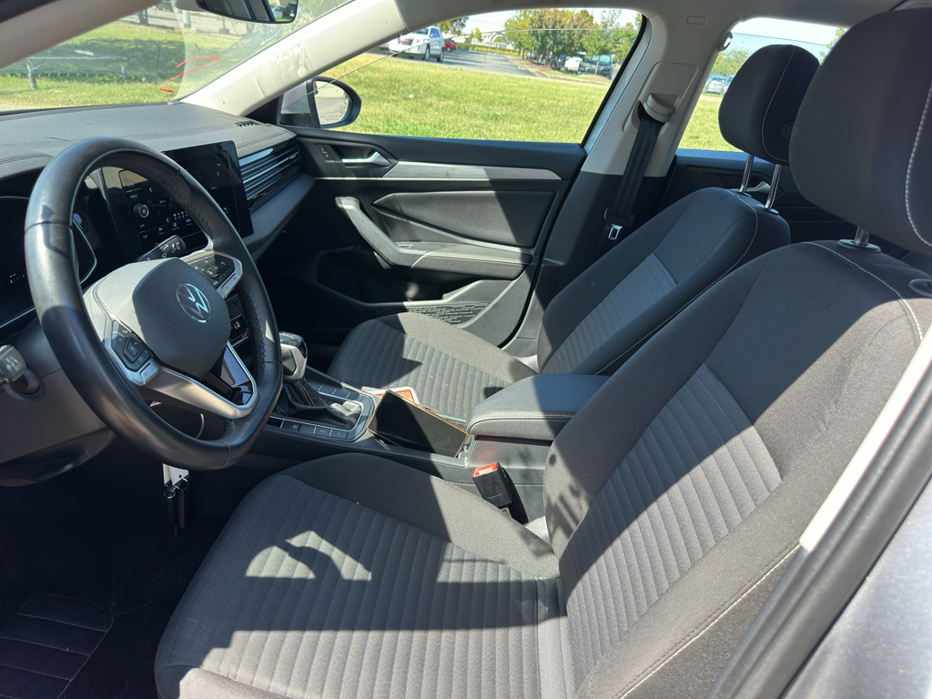 Used 2025 Volkswagen Jetta Sedan
