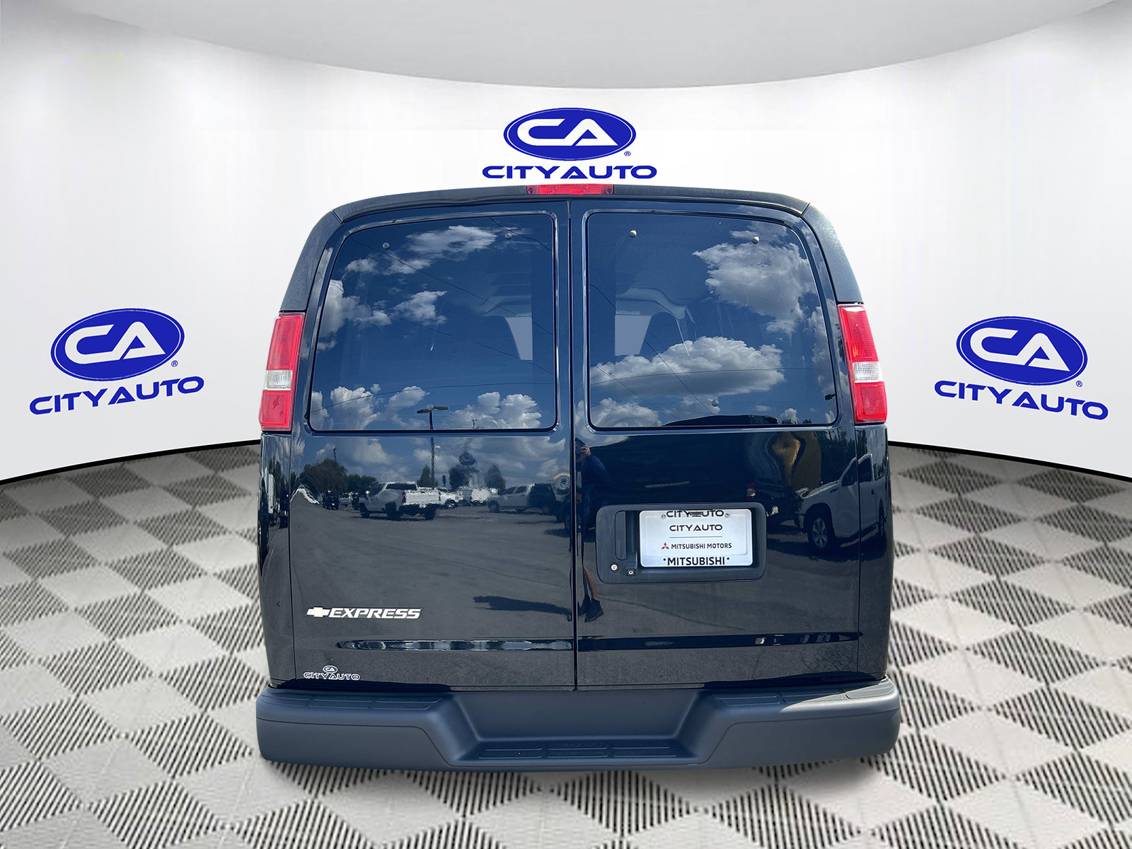 Used 2019 Chevrolet Express 3500 Van