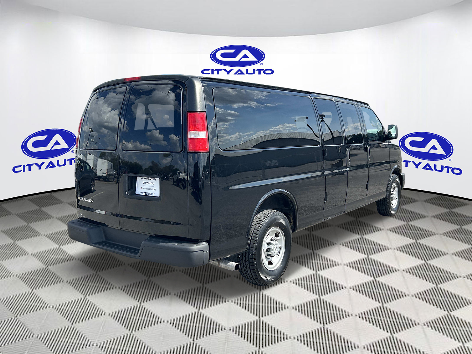 Used 2019 Chevrolet Express 3500 Van