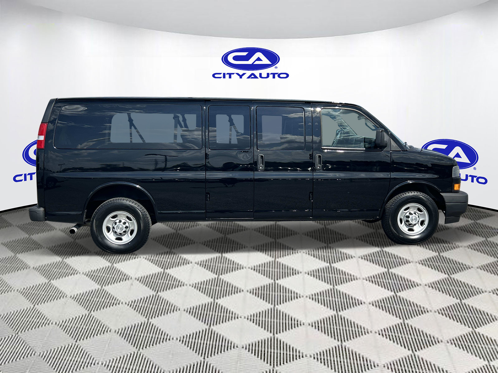 Used 2019 Chevrolet Express 3500 Van