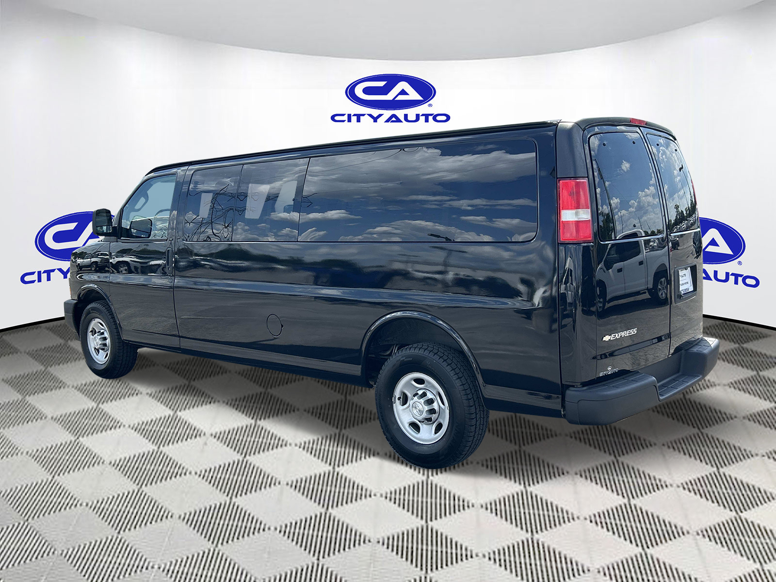 Used 2019 Chevrolet Express 3500 Van