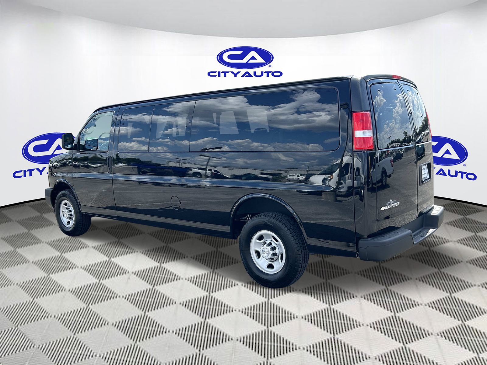 Used 2019 Chevrolet Express 3500 Van