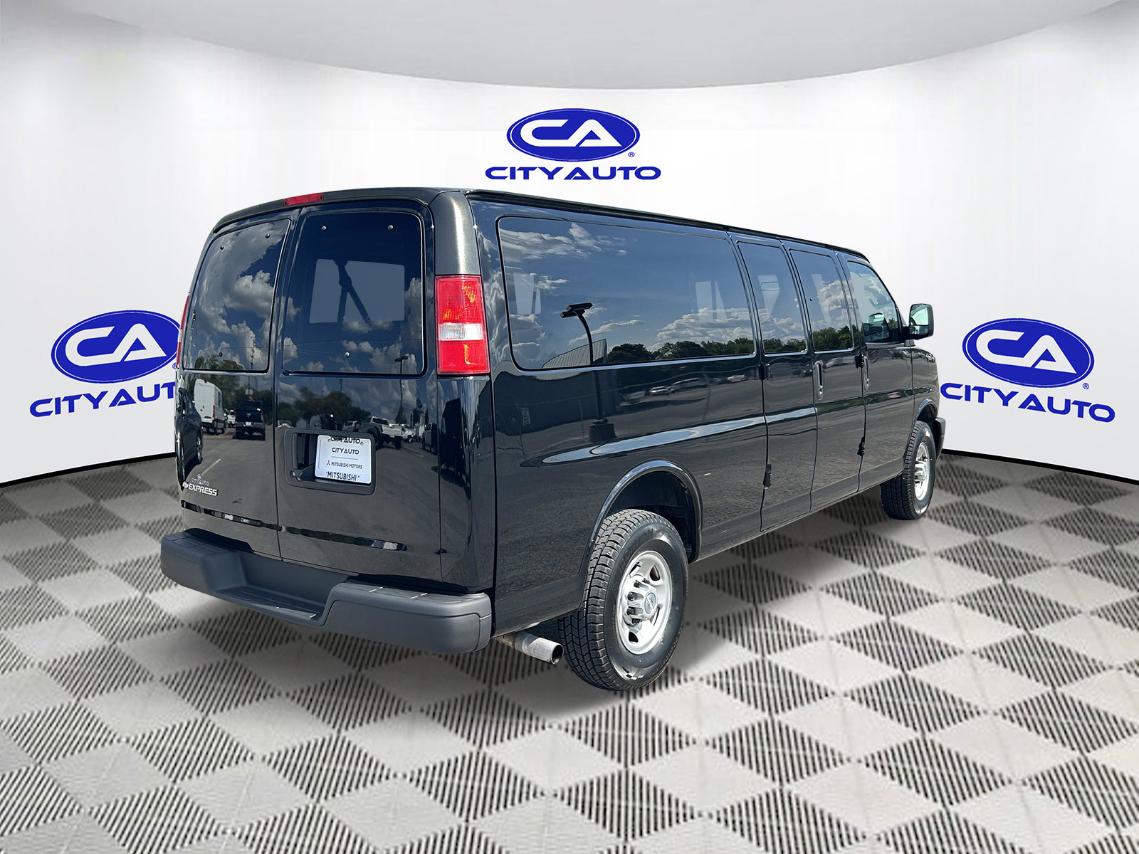 Used 2019 Chevrolet Express 3500 Van