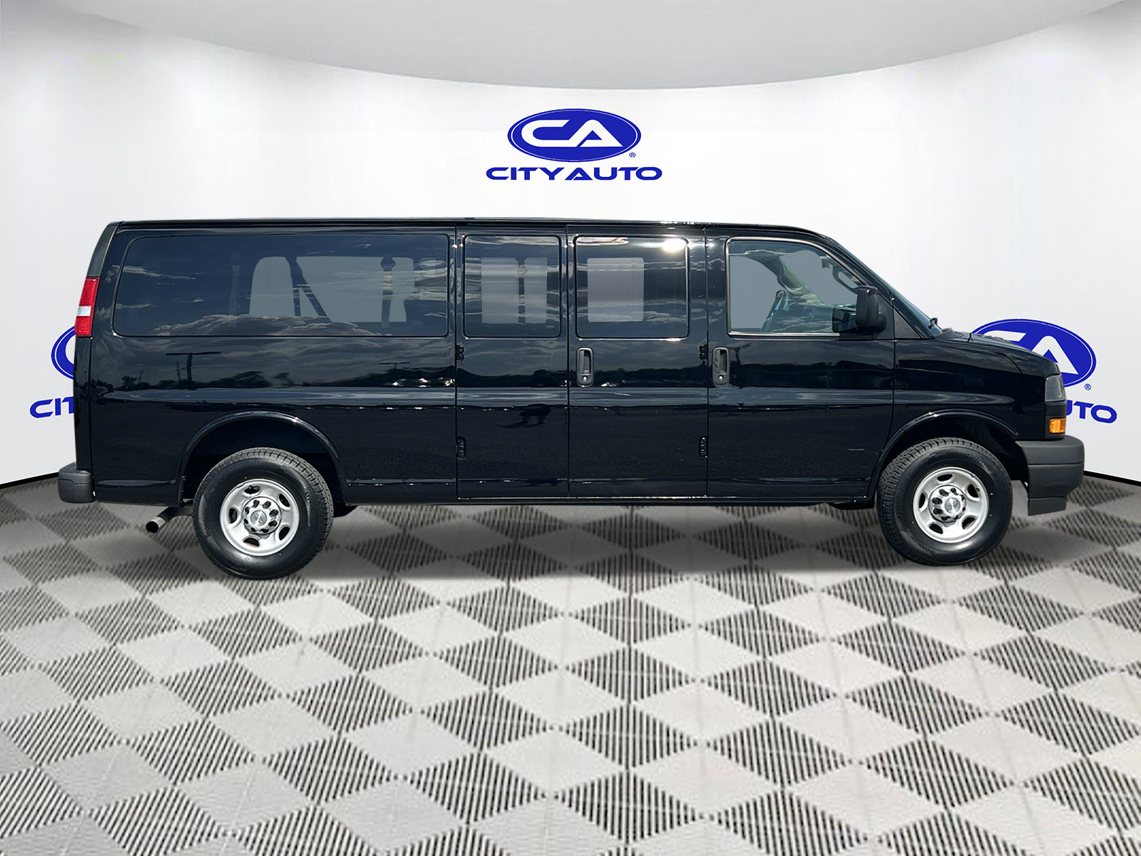 Used 2019 Chevrolet Express 3500 Van