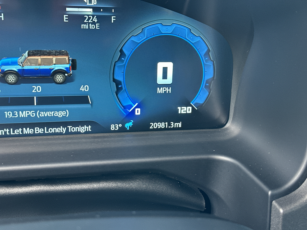 Vehicle photo 26