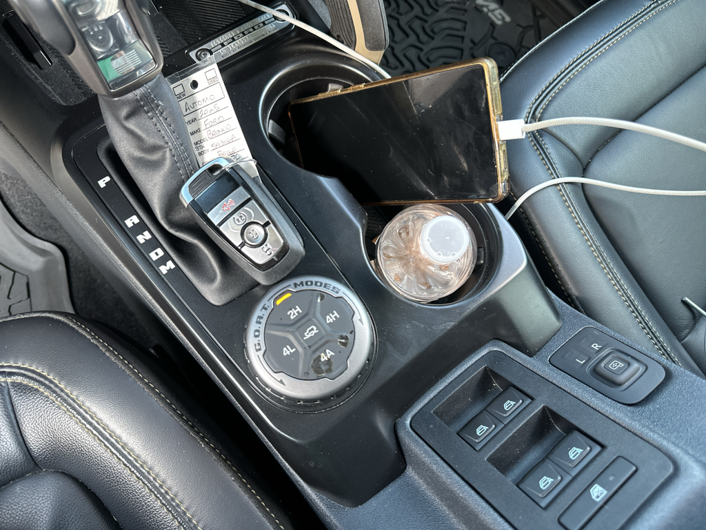 Vehicle photo 30