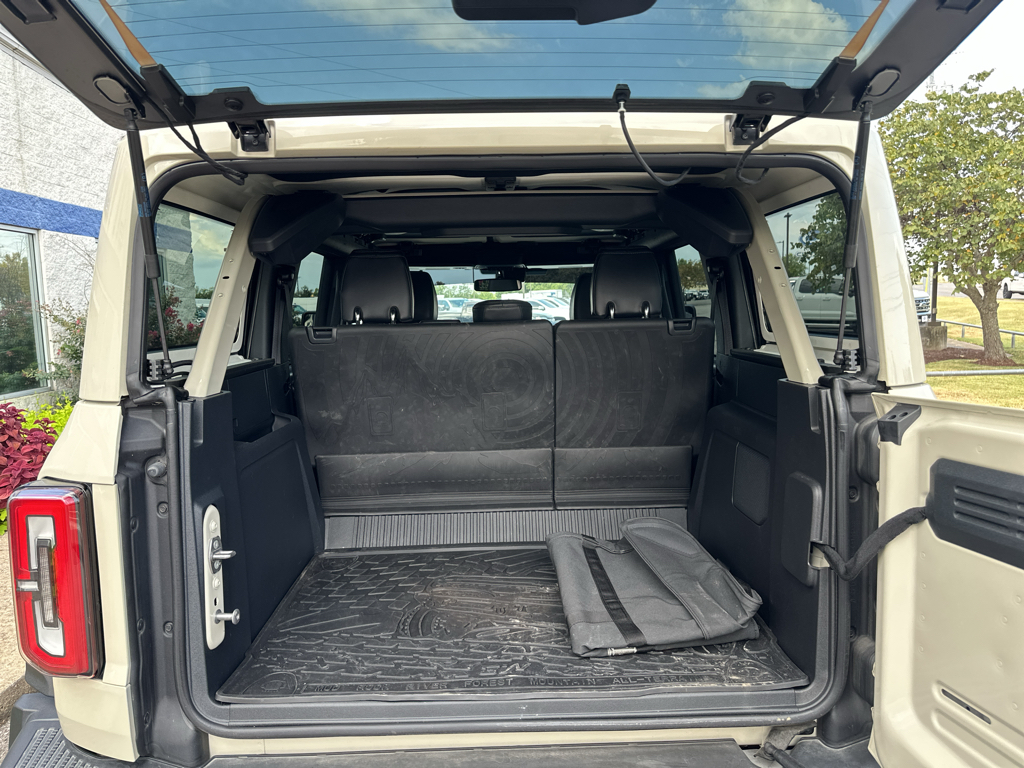 Vehicle photo 16