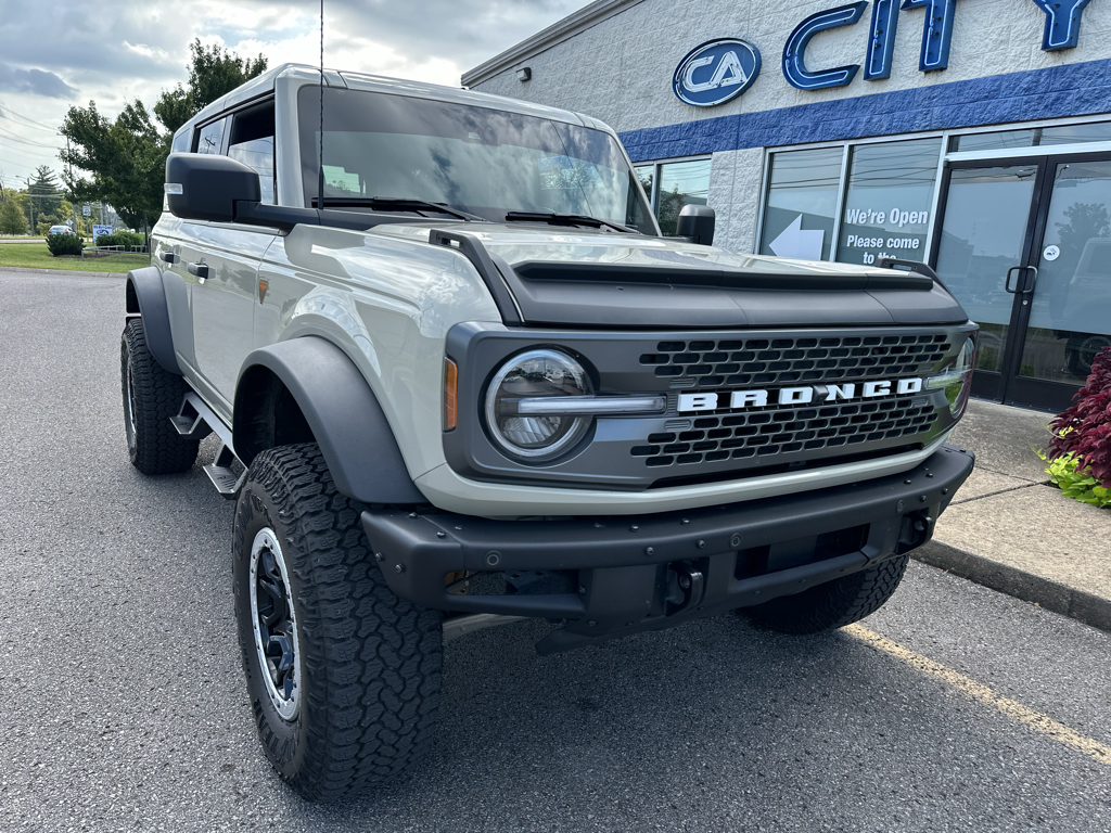 Vehicle photo 2