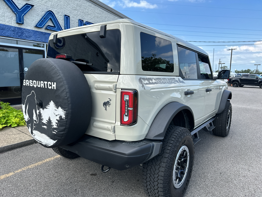 Vehicle photo 4