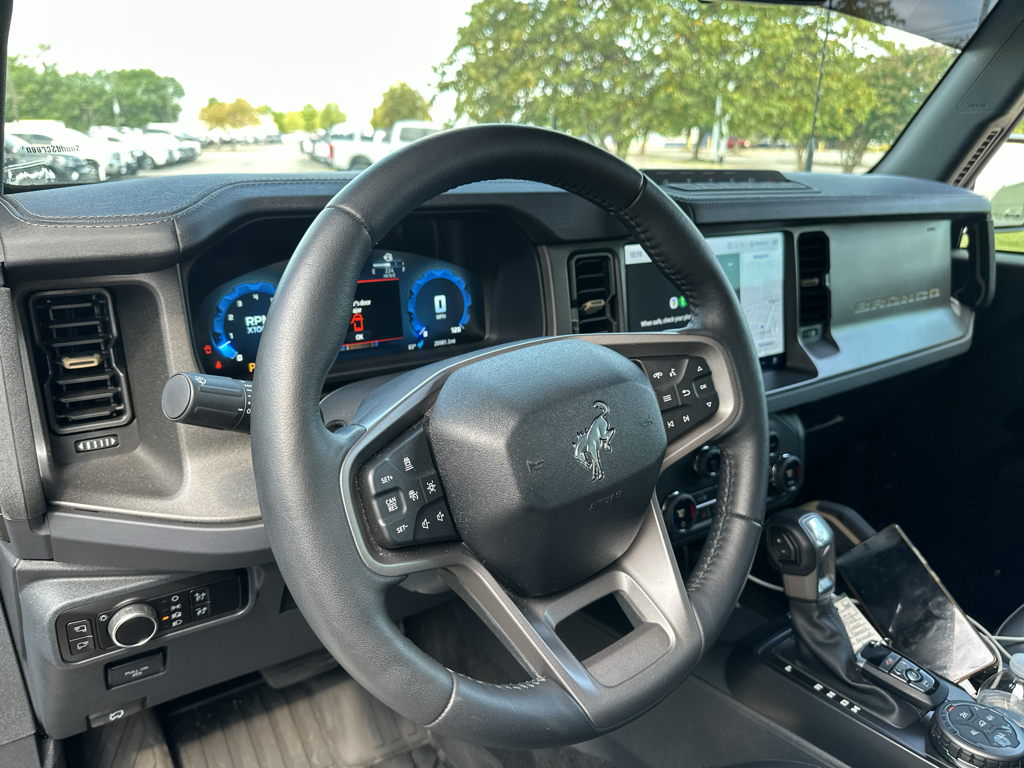 Vehicle photo 20