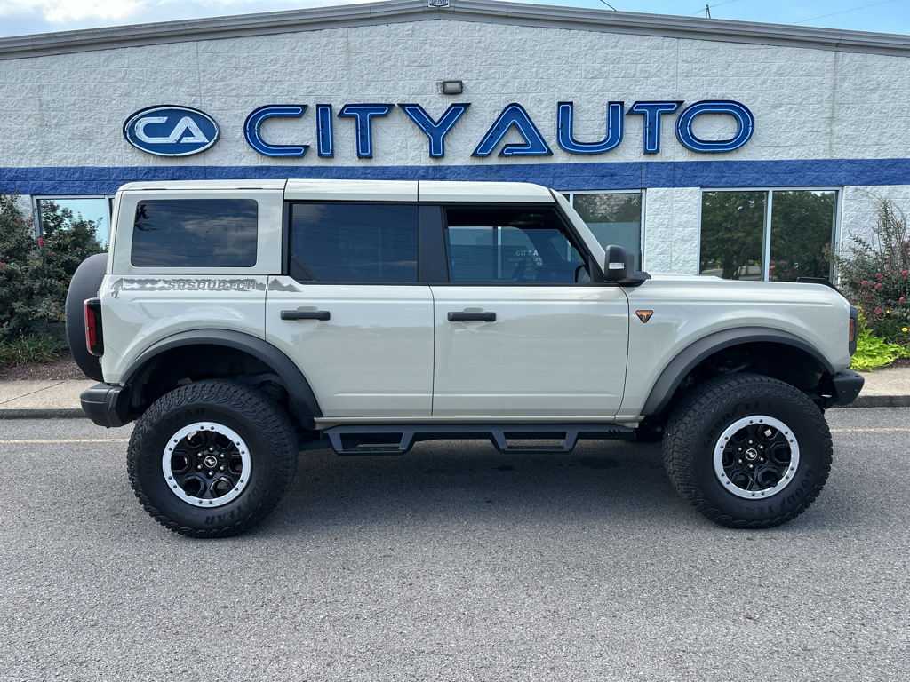 Vehicle photo 3